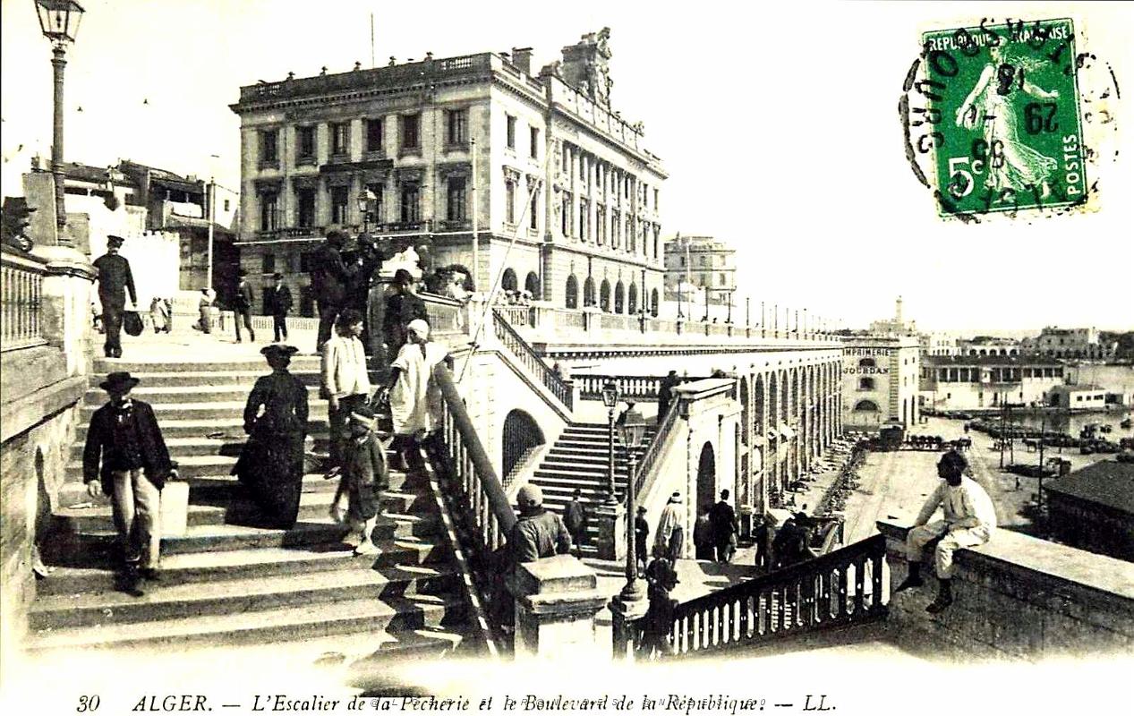 1504- Alger - L'Escalier de la Pecherie et le Boulevard de la Republique.jpg